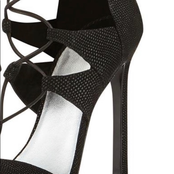 Stuart Weitzman Legwrap Black Goosebump Lthr  6.5 - Picture 3 of 4